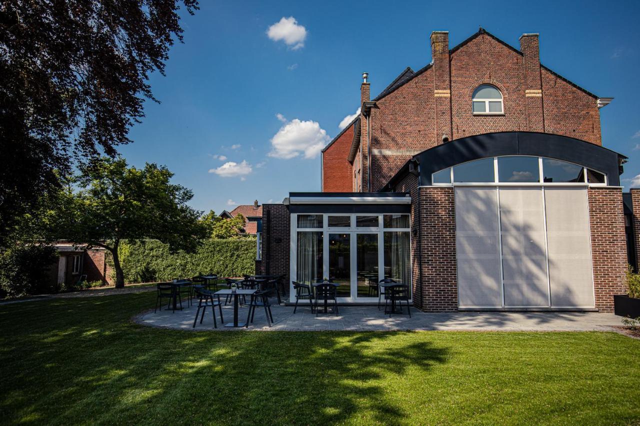 Burgemeesterhuys Beringen Bagian luar foto