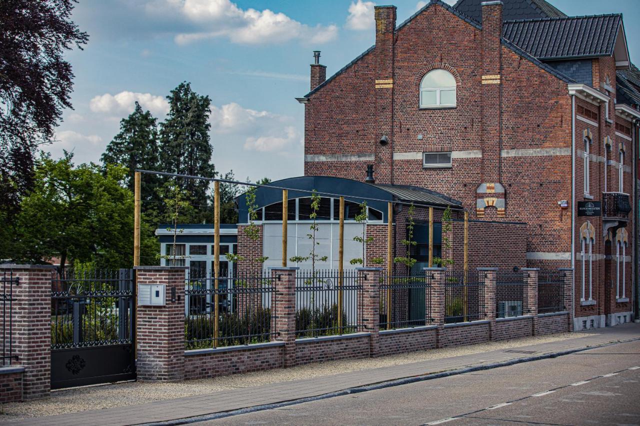 Burgemeesterhuys Beringen Bagian luar foto