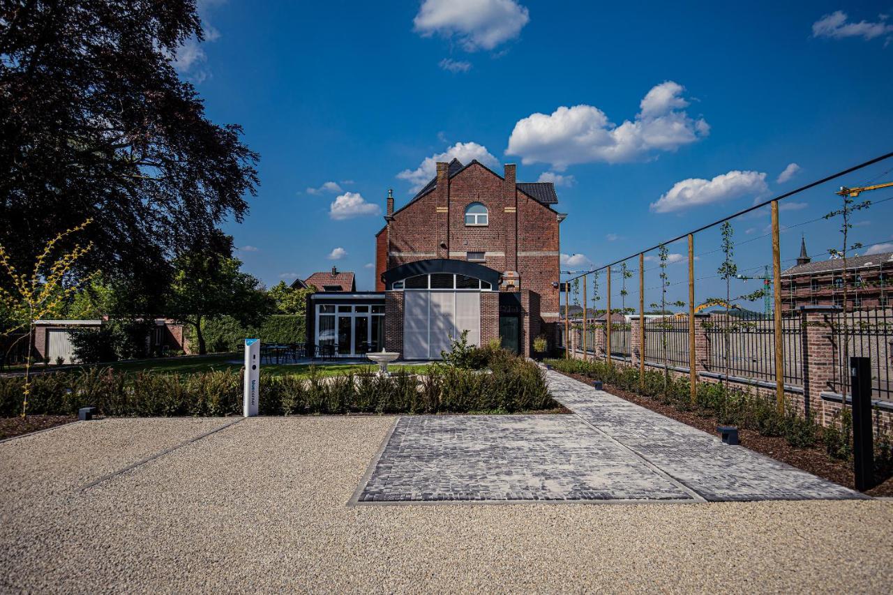 Burgemeesterhuys Beringen Bagian luar foto