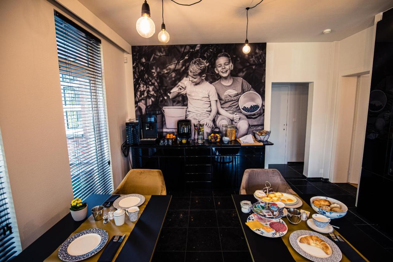 Burgemeesterhuys Beringen Bagian luar foto