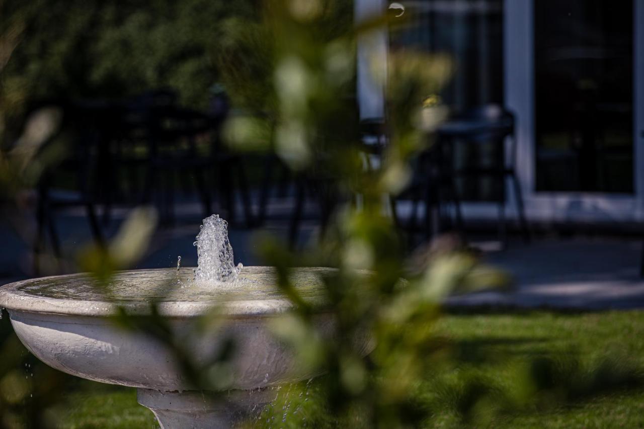 Burgemeesterhuys Beringen Bagian luar foto